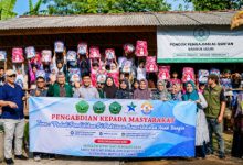 Kegiatan pengabdian masyarakat Unma Banten di Desa Muruy. Foto Eko Supriatno