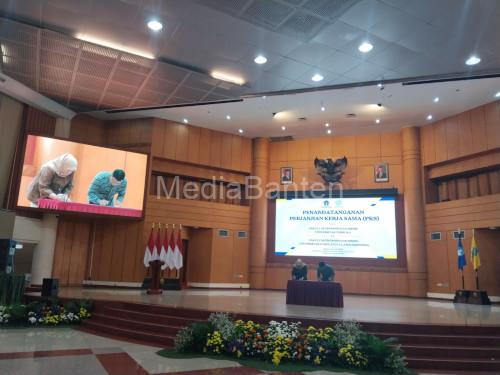 Unisia dan UT resmi menjalin kerjasama bidang pendidikan, penelitian dan pengembangan SDM. Foto M Aras Prabowo