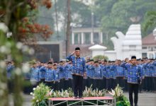 Wakil Bupati Serang, Najib Hamas menjadi inspektur upacara peringatan Hari Sumpah Pemuda. Foto Arief Soleh
