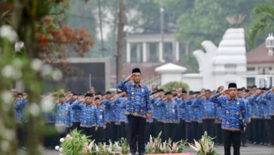 Wakil Bupati Serang, Najib Hamas menjadi inspektur upacara peringatan Hari Sumpah Pemuda. Foto Arief Soleh