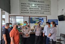 Forkopimda Cilegon meninjau lokasi Pabrik Kimia MMCI usai terjadi ledakan. Foto Daeng Yusvin