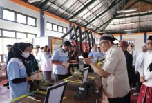 Wamenaker, Afriansyah Noor ketika berkunjung ke BPVP Banyuwangi. Foto Humas Kemnaker