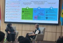 Wamensos RI, Agus Jabo Priyonno di Untirta. foto: Antara