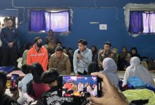 Wapres RI, Gibran Rakabuming Raka meninjau bencana longsor Cisarua, Foto Antara