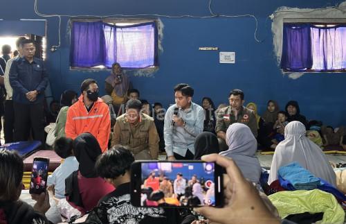 Wapres RI, Gibran Rakabuming Raka meninjau bencana longsor Cisarua, Foto Antara