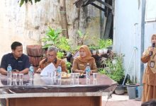 Pencairan dana bantuan untuk Program 5.000 Wirausaha Baru dari Pemkot Cilegon. Foto Daeng Yusvin