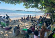 Aktivitas wisata di Pantai Anyer. Foto Biro Adpim Banten