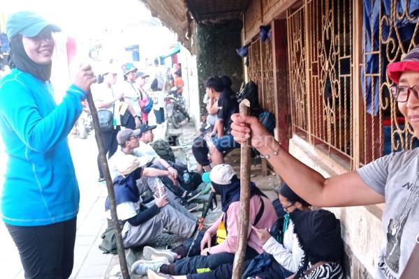 Wisatawan berkunjung ke Pemukiman Baduy, Kabupaten Lebak. Foto: LKBN Antara