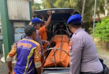 Mayat WNA Yunani ditemukan di Pantai Marbela. Foto: Budi Wahyu Iskandar