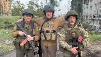 Yevgeny Prigozhin (tengah), Komandan Wagner, Tentara Bayaran. Foto: BBC